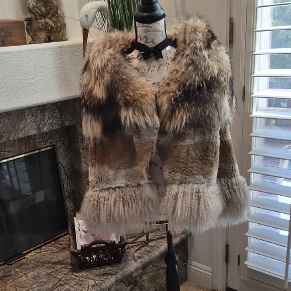 The Lady Pamela COLLECTION Jackets & Blazers - Fur Cape - Coat